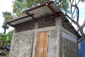 Bottle-building-Nicaragua-2